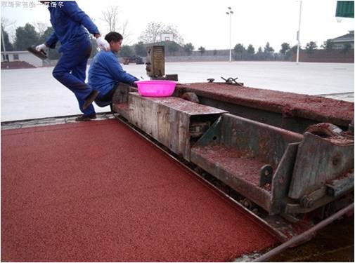 塑胶跑路铺装现场